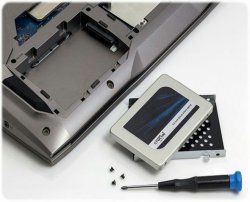 حافظه اس اس دی کروشیال مدل ام ایکس 300 با ظرفیت 275 گیگابایت